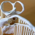 Vergrößerter 3D-Druck von Risikostrukturen wie Gesichtsnerv und Bogengängen. Die Stützen wurden automatisch durch die Slicer-Software des 3D-Druckers generiert und können leicht entfernt werden.